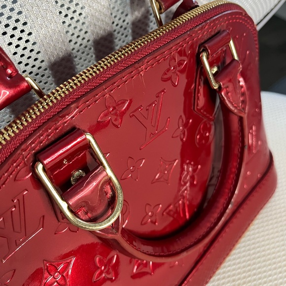 Louis Vuitton Vernis Alma BB Magenta - Picture 2 of 13